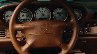 Dark Brown Leather / LambswoolInterior image
