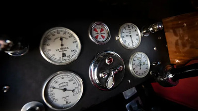 Red LeatherInterior image