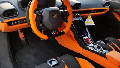 Nero Ade Alcantara / Leather - Arancio Leonis StitchingInterior image