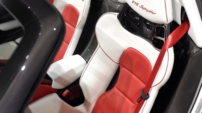 Bianco Leda / Cancan Red LeatherInterior image