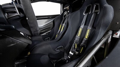 Black Cloth / AlcantaraInterior image