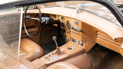 Cream Beige LeatherInterior image