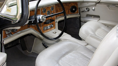 Dove Grey LeatherInterior image