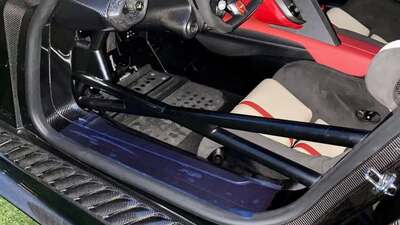 Beige Leather - Red Stitching / PipingInterior image