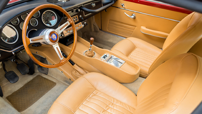 Tan LeatherInterior image