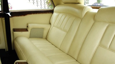 Beige LeatherInterior image