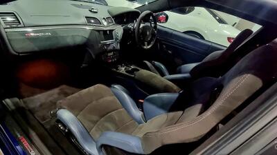 Black Cloth / Blue Alcantara - Blue StitchingInterior image