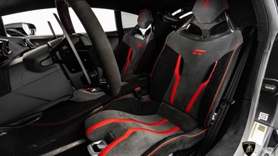 Nero Cosmus / Grigio Octans Alcantara - Rosso Alala Stitching / PipingInterior image