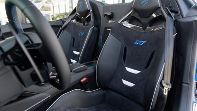 Nero Ade Leather / Alcantara - Blu Amon Stitching / Bianco Leda PipingInterior image